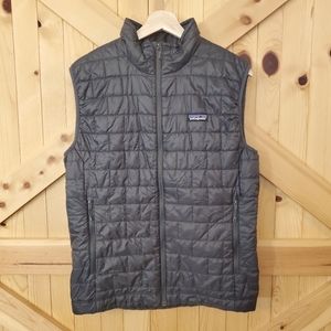 Forge Grey Nano puffer Patagonia Men's Medium Vest, Smoke free home.